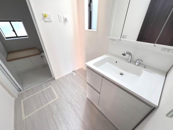 川口市本前川町１丁目 戸建 脱衣所