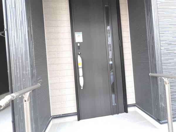 川口市本前川町１丁目 戸建 玄関