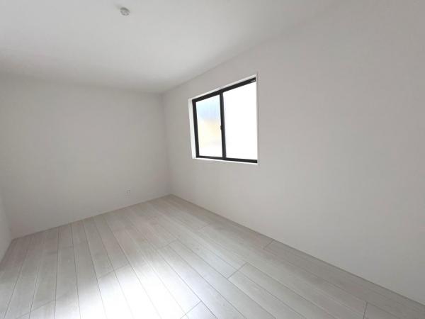 川口市本前川１丁目 戸建 洋室