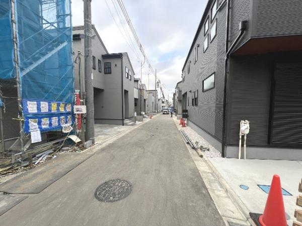 富士見市渡戸1丁目 前面道路含む現地写真