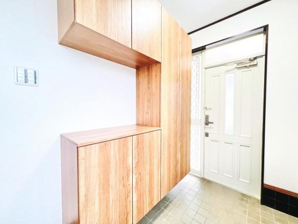 千葉市緑区誉田町２丁目 中古戸建 玄関