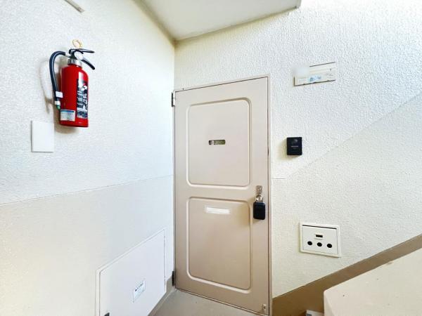 たまプラーザ団地５街区９号棟 玄関(共用部)