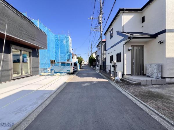 大和市西鶴間７丁目 戸建 前面道路含む現地写真