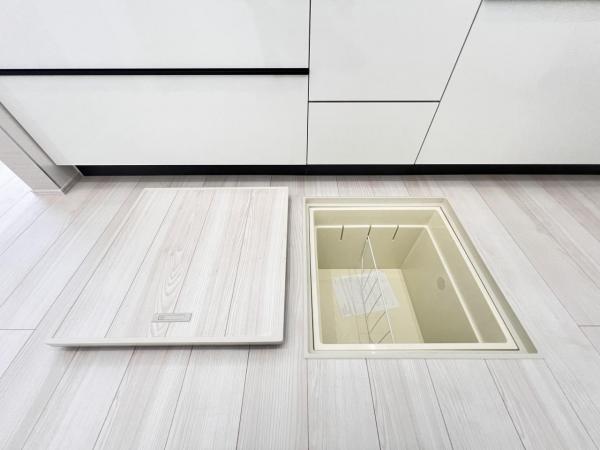 大和市西鶴間７丁目 戸建 収納