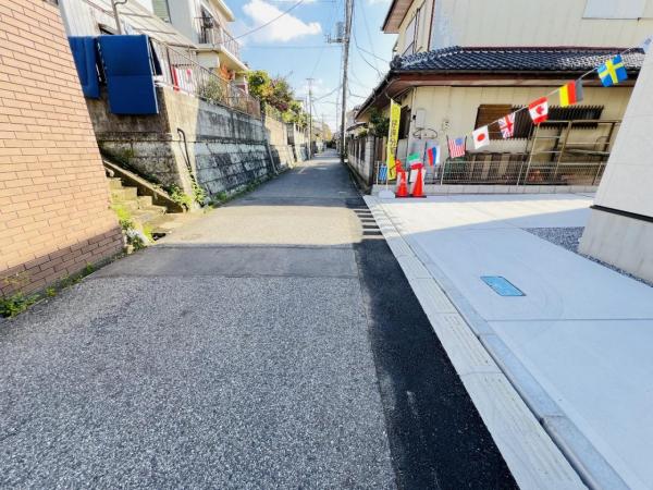柏市中新宿１丁目 戸建 前面道路含む現地写真