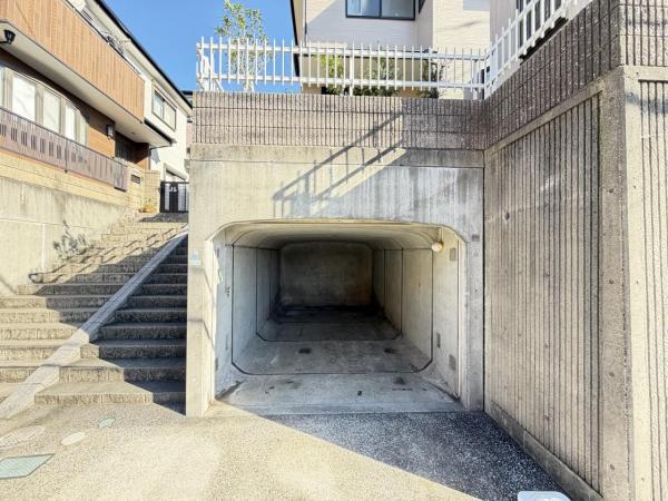 横須賀市吉井４丁目 中古戸建 駐車場