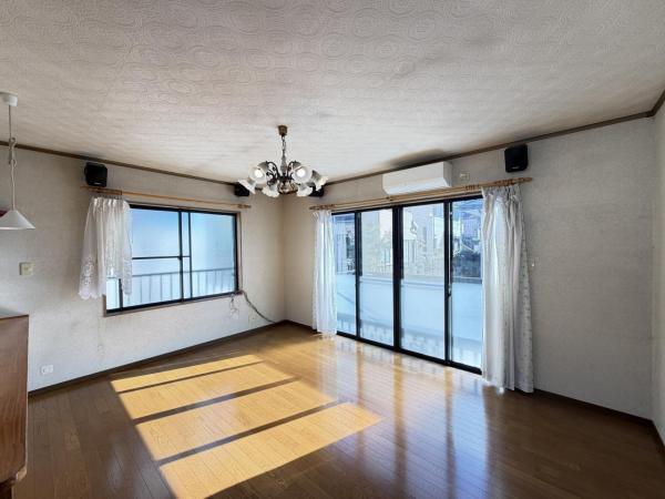 横須賀市吉井４丁目 中古戸建 リビング