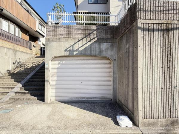 横須賀市吉井４丁目 中古戸建 駐車場