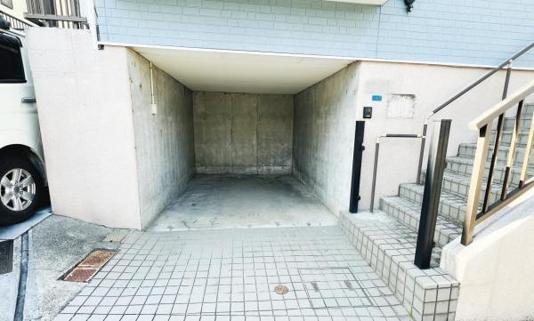 横浜市泉区白百合３丁目 中古戸建 駐車場