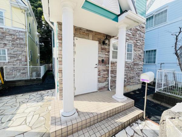 横浜市保土ケ谷区常盤台 中古戸建 玄関