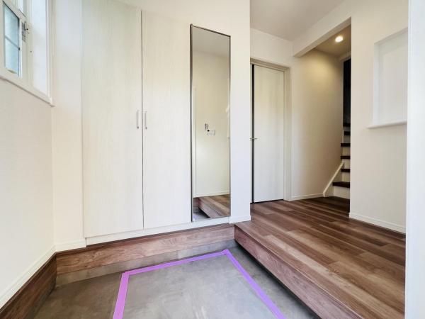 横浜市保土ケ谷区常盤台 中古戸建 玄関