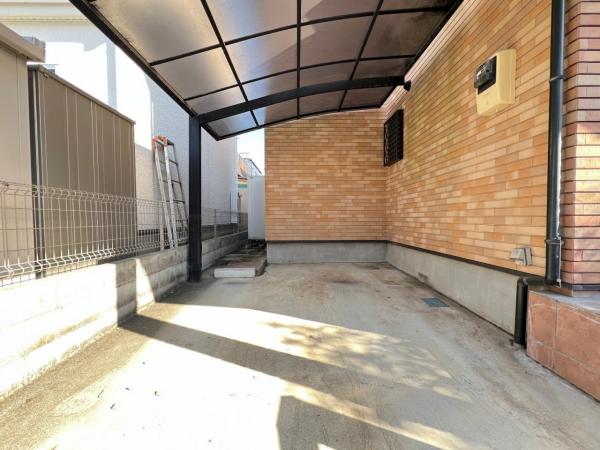 春日部市藤塚 中古戸建 駐車場