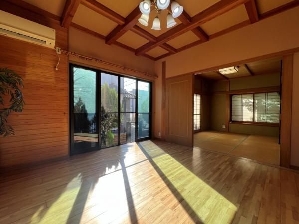 春日部市藤塚 中古戸建 リビングダイニング