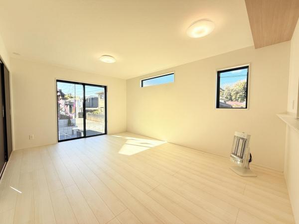 千葉市加曽利町6期3棟 リビングダイニング