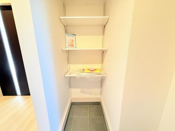 千葉市加曽利町6期3棟 玄関