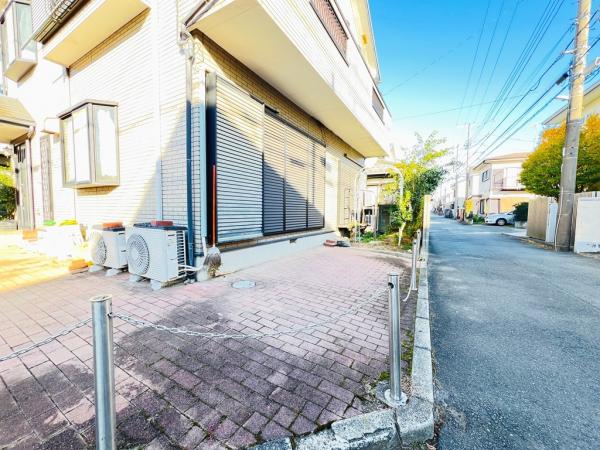 相模原市中央区陽光台２丁目 中古戸建 駐車場