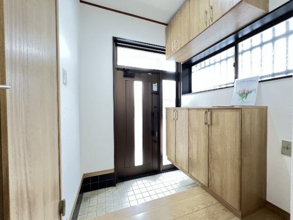 坂戸市鎌倉町 中古戸建 玄関