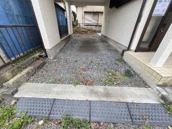 坂戸市鎌倉町 中古戸建 駐車場