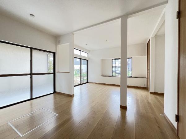 坂戸市鎌倉町 中古戸建 リビングダイニング