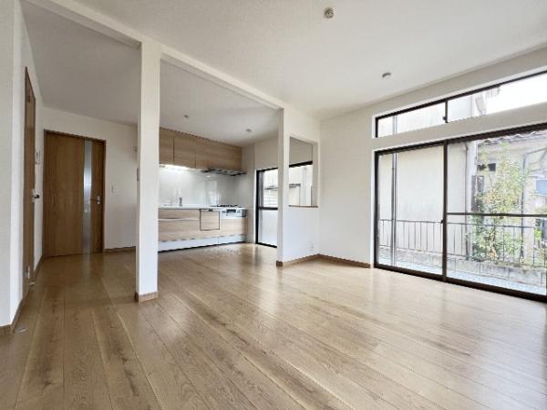 坂戸市鎌倉町 中古戸建 リビング