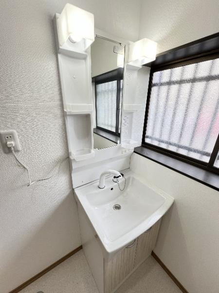 坂戸市鎌倉町 中古戸建 洗面化粧台