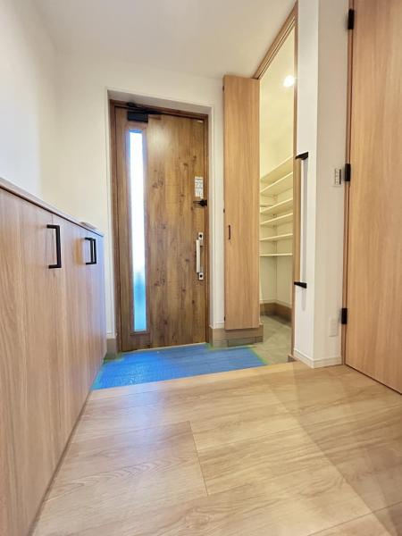 川越市大字的場　戸建 玄関