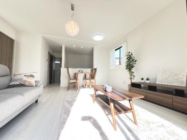 狭山市柏原150番 リビング