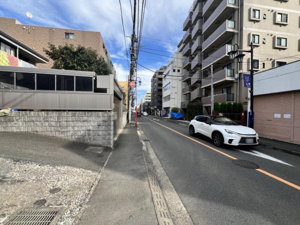 小平市学園西町２丁目 土地 前面道路含む現地写真