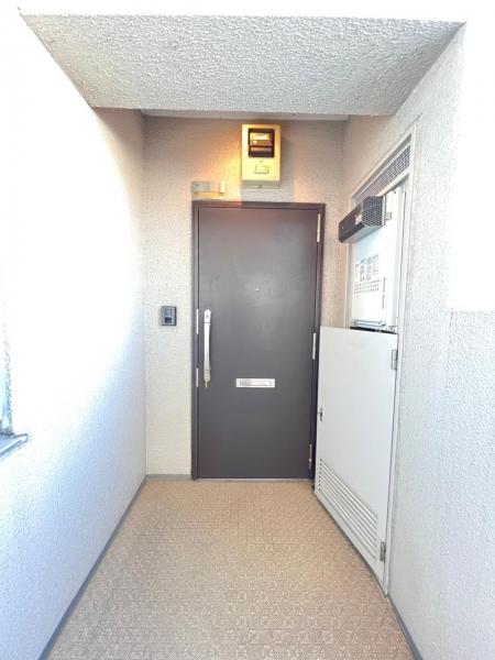 コスモ川口並木元町エグゼ 玄関