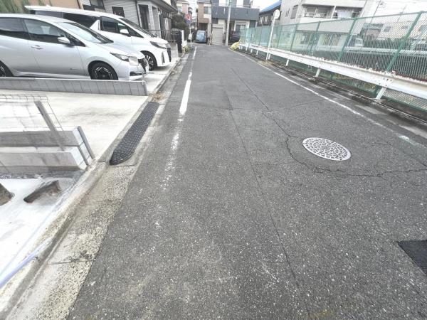 さいたま市緑区東浦和７丁目 戸建 前面道路含む現地写真