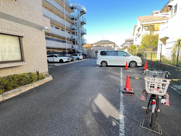 ワコーレ春日部南 駐車場