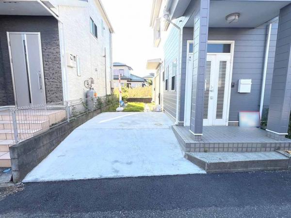 高座郡寒川町岡田５丁目 中古戸建 駐車場