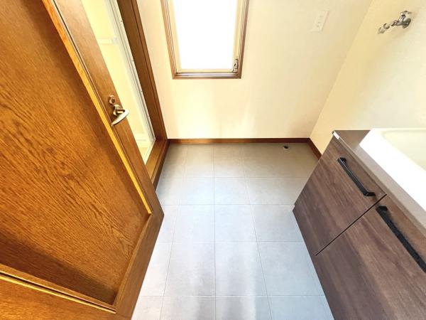 高座郡寒川町岡田５丁目 中古戸建 脱衣所