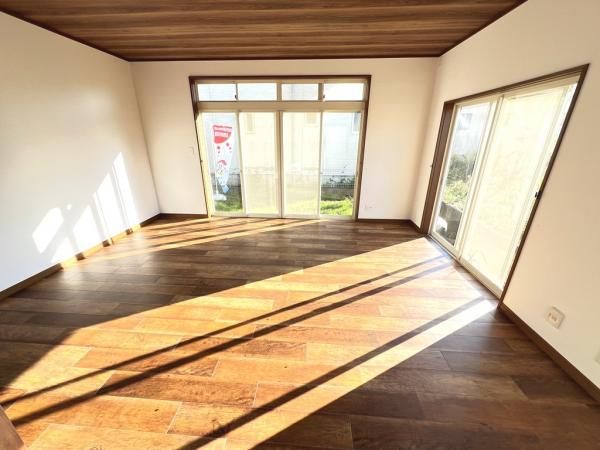 高座郡寒川町岡田５丁目 中古戸建 リビング