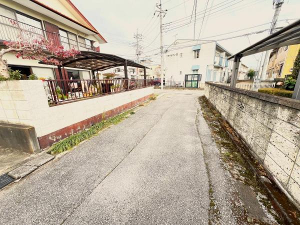 宇都宮市不動前３丁目 中古戸建 前面道路含む現地写真
