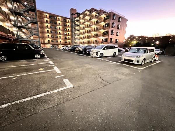 ライオンズマンション大和 敷地内駐車場