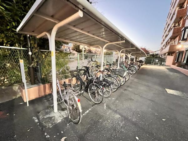 ライオンズマンション大和 駐輪場