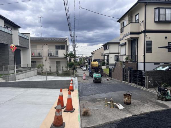 町田市南成瀬6丁目15番 前面道路含む現地写真