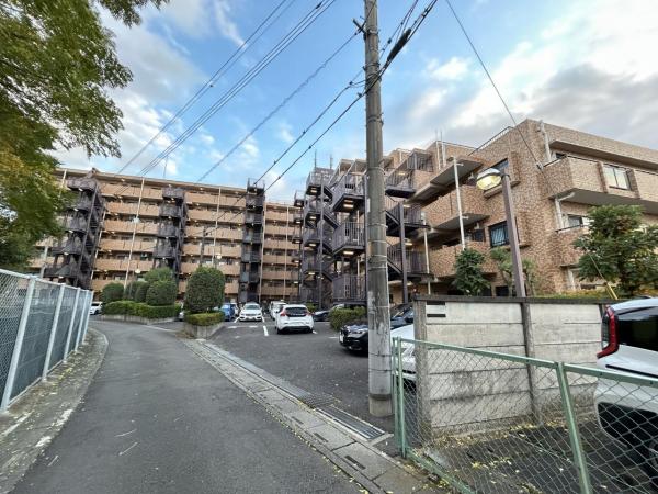 NICライブステイツ川越南大塚 敷地内駐車場