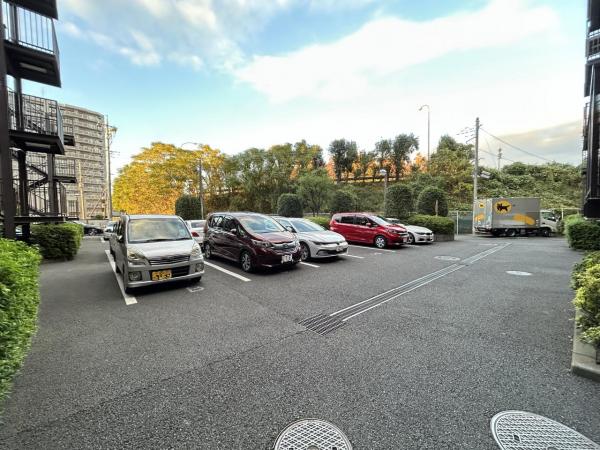 NICライブステイツ川越南大塚 駐車場