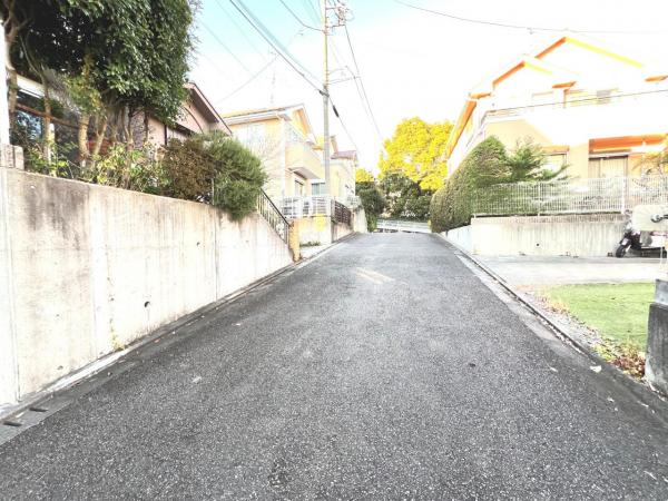町田市山崎町 中古戸建 前面道路含む現地写真