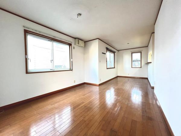 町田市山崎町 中古戸建 リビング