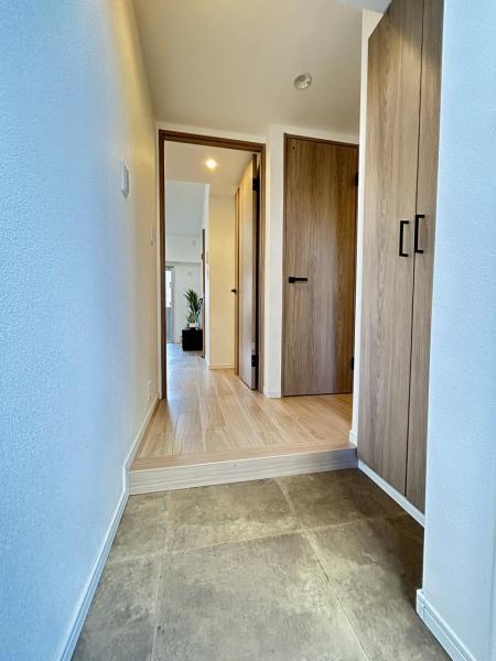 アイディスクエア川越新富町 玄関