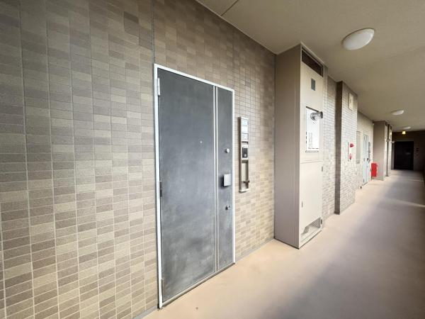 アイディスクエア川越新富町 玄関(共用部)