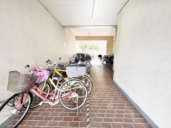 昭島つつじヶ丘ハイツ4号棟 駐輪場