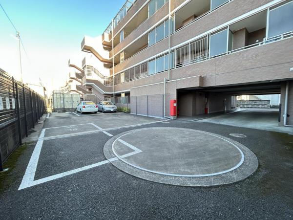 日神パレステージ川越南大塚 駐車場