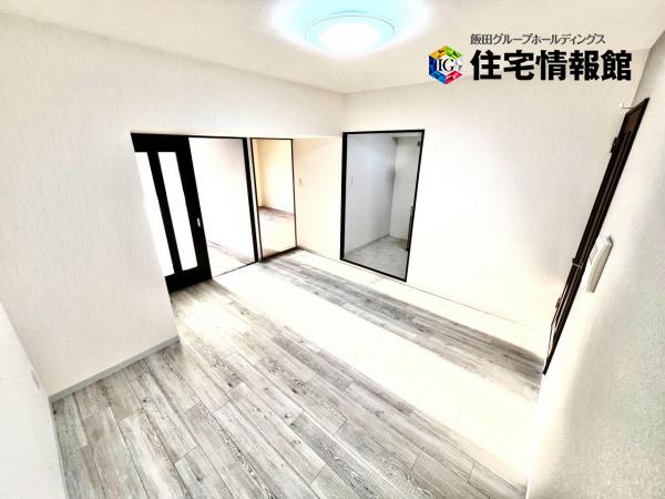 キャッスル東海大学前マンション リビングダイニング