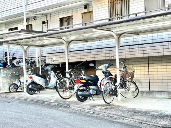 キャッスル東海大学前マンション 駐輪場