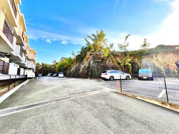 キャッスル東海大学前マンション 敷地内駐車場