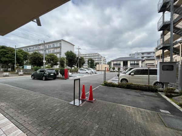 コンフォート若葉ポルカ 駐車場